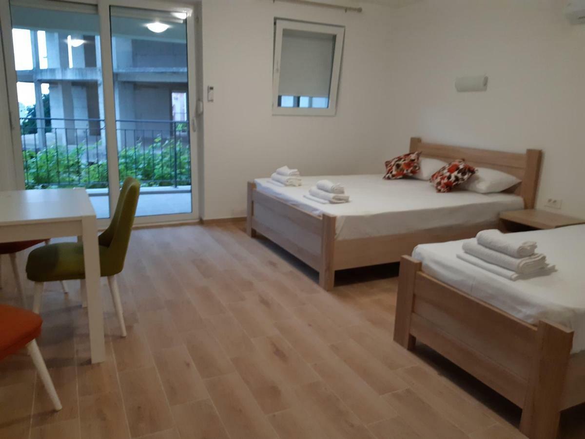 Apartmani Marina Kopitovic Petrovac Exterior foto