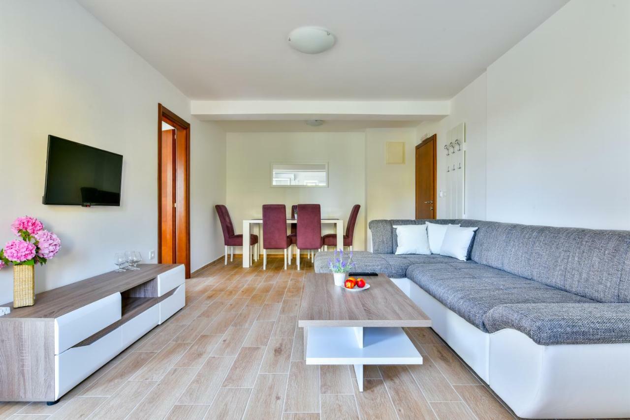Apartmani Marina Kopitovic Petrovac Exterior foto