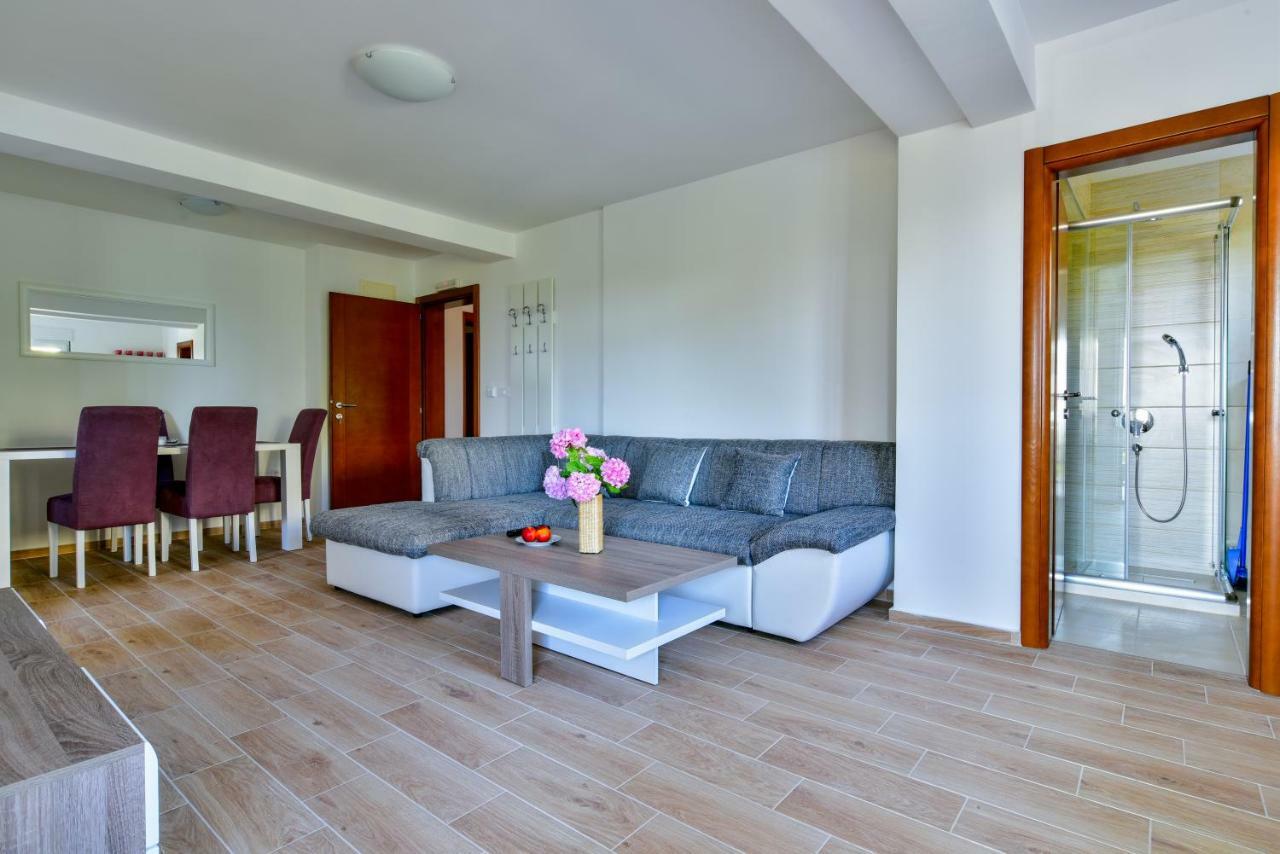 Apartmani Marina Kopitovic Petrovac Exterior foto