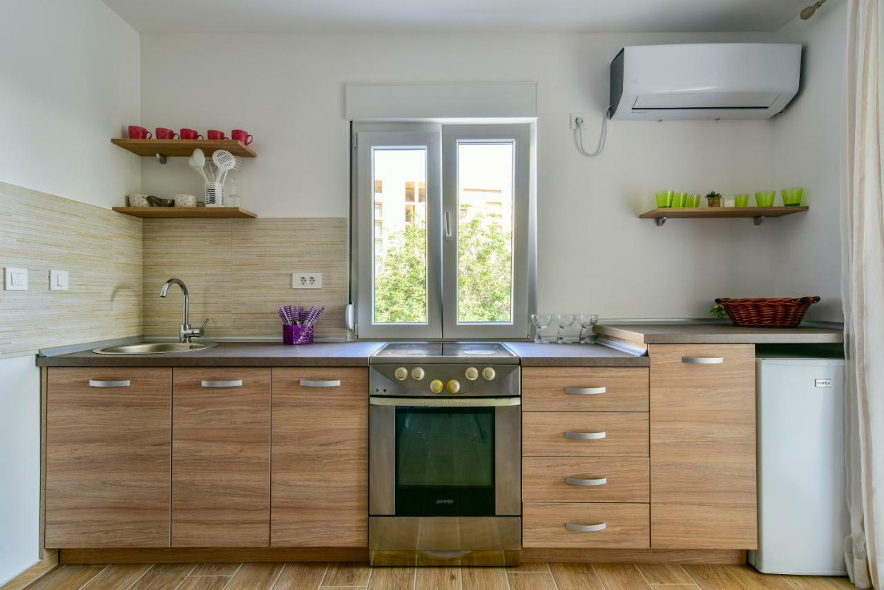 Apartmani Marina Kopitovic Petrovac Exterior foto