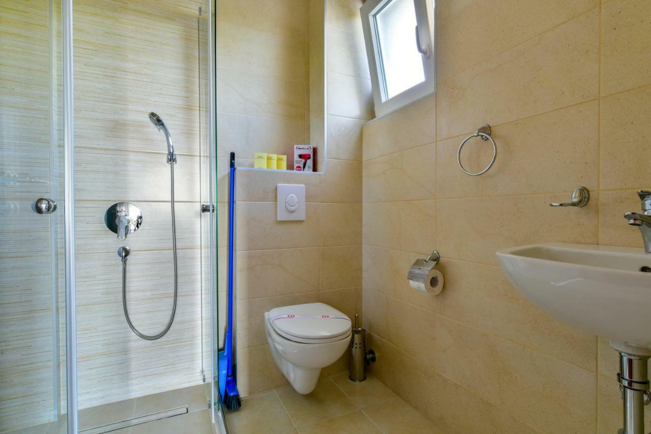 Apartmani Marina Kopitovic Petrovac Exterior foto