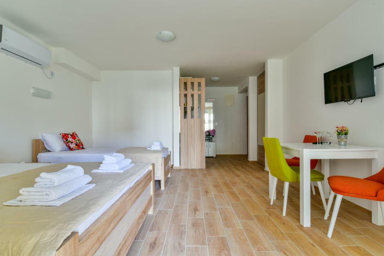 Apartmani Marina Kopitovic Petrovac Exterior foto