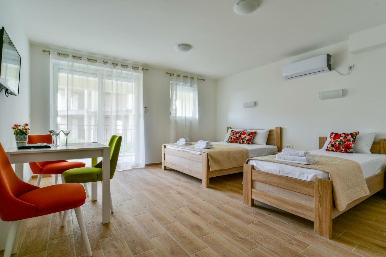 Apartmani Marina Kopitovic Petrovac Exterior foto
